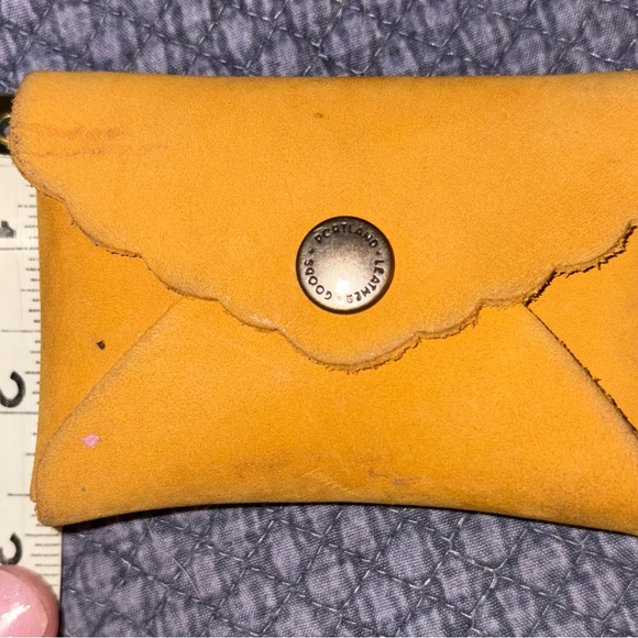 Portland Leather Goods Yellow/Sunflower Daisy Leather Wallet Credit Card - Picture 6 of 6